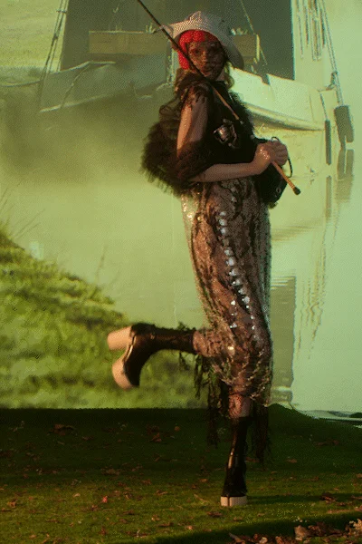 Look 10